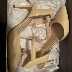 Louie et Cie Heels Size 9